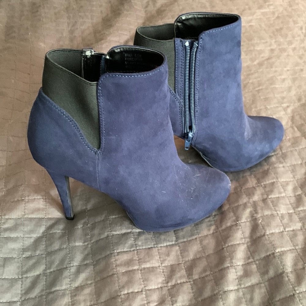 Thalia Sodi booties